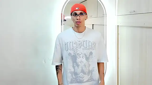 Snapshot of Mheysam_Youngerx chatting on 07-18-26, 02:16 Mheysam Youngerx online show from 07-18-26, 02:16