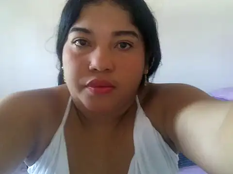 Snapshot of maddy13hony chatting on 07-30-26, 05:45 maddy13hony online show from 07-30-26, 05:45