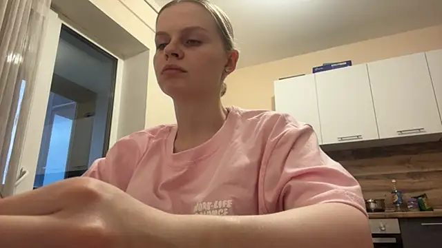 Snapshot of TasiaRibao chatting on 07-28-26, 04:39 TasiaRibao online show from 07-28-26, 04:39