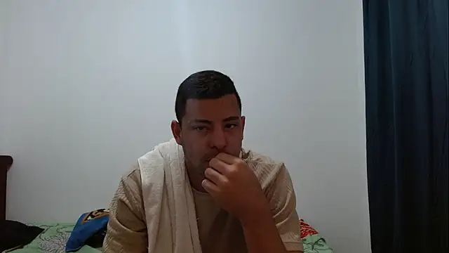 Snapshot of Cris_LaCobra_ chatting on 07-28-26, 04:39 Cris LaCobra online show from 07-28-26, 04:39
