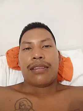 Snapshot of marcosymoree chatting on 07-19-26, 07:17 marcosymoree online show from 07-19-26, 07:17