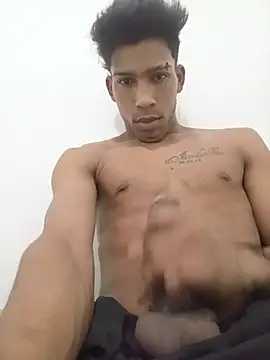 Snapshot of hotcesar69 chatting on 07-26-26, 03:47 hotcesar69 online show from 07-26-26, 03:47