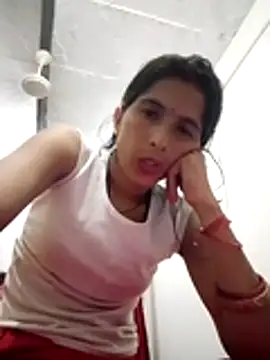 Snapshot of Neetujaan15 chatting on 08-01-26, 06:18 Neetujaan15 online show from 08-01-26, 06:18