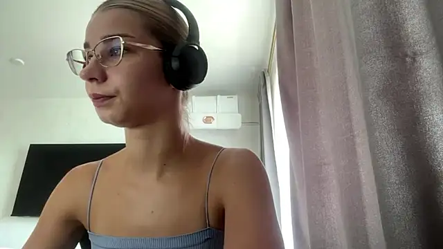PickmeGirl online show from 07-29-26, 08:34