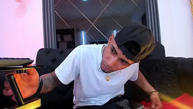 Snapshot of axel_black_xxx chatting on 07-26-26, 01:25 axel black xxx online show from 07-26-26, 01:25