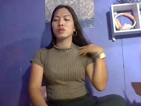 Snapshot of Mia_eyh chatting on 07-20-26, 05:11 Mia eyh online show from 07-20-26, 05:11