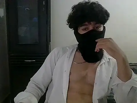 Snapshot of roxiii_ chatting on 07-19-26, 01:59 roxiii online show from 07-19-26, 01:59