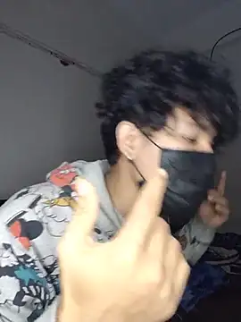 Snapshot of roxiii_ chatting on 07-28-26, 06:31 roxiii online show from 07-28-26, 06:31