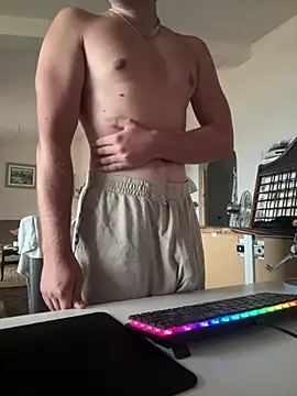 Lucas Macdick online show from 07-24-26, 04:21