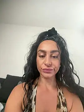 Snapshot of AyshaShirin chatting on 07-22-26, 12:08 AyshaShirin online show from 07-22-26, 12:08