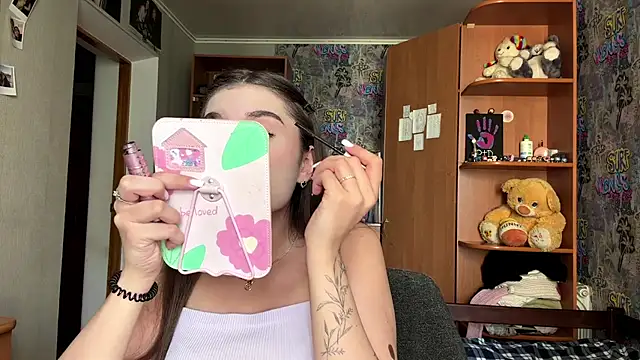KittyNoSkirty online show from 07-22-26, 10:29