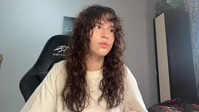 Snapshot of SharolynSalle chatting on 07-28-26, 08:10 SharolynSalle online show from 07-28-26, 08:10