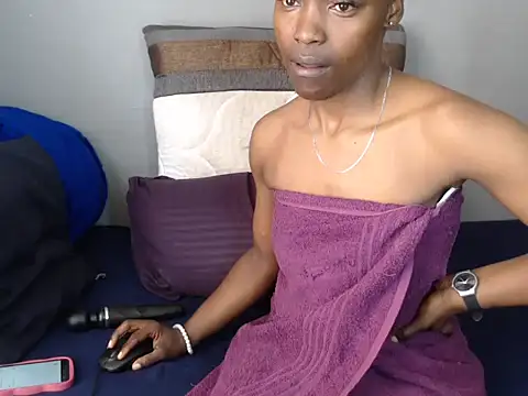 Snapshot of KhadaJah chatting on 07-24-26, 12:47 KhadaJah online show from 07-24-26, 12:47