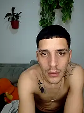 BoyMaxLatin online show from 07-28-26, 07:15