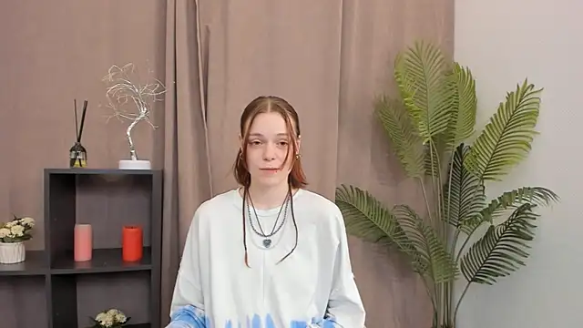 YaelHoughtling online show from 07-26-26, 10:22