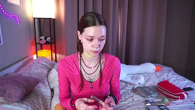 YaelHoughtling online show from 07-30-26, 08:13