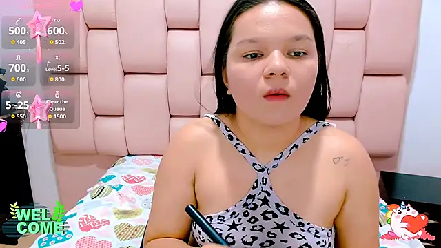 Snapshot of naomi_cute19 chatting on 07-24-26, 02:09 naomi cute19 online show from 07-24-26, 02:09