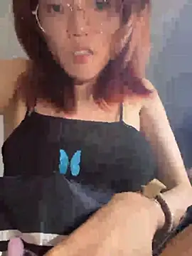 Snapshot of sgdAV chatting on 07-26-26, 04:58 sgdAV online show from 07-26-26, 04:58