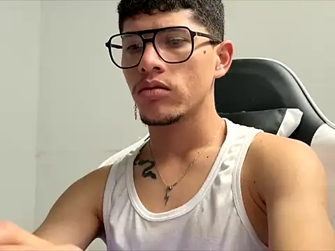 Edward 2709 online show from 07-23-26, 02:48