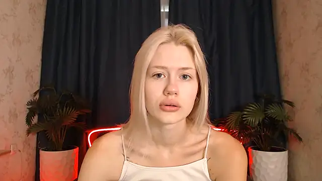 Snapshot of BlondyLedy chatting on 07-23-26, 12:57 BlondyLedy online show from 07-23-26, 12:57