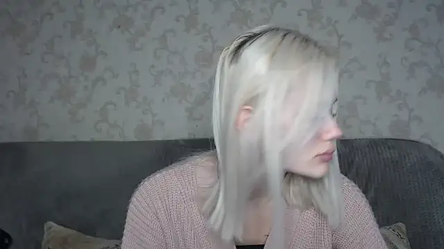 Snapshot of BlondyLedy chatting on 07-30-26, 01:04 BlondyLedy online show from 07-30-26, 01:04