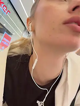 Snapshot of PollyDolly chatting on 07-28-26, 05:34 PollyDolly online show from 07-28-26, 05:34