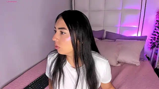 lunna velvet1 online show from 07-30-26, 01:10