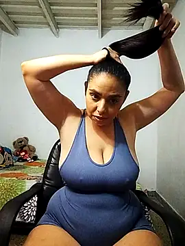 Snapshot of milenita-86 chatting on 07-28-26, 03:21 milenita-86 online show from 07-28-26, 03:21