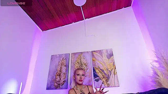 Snapshot of Angelique_hafner chatting on 07-25-26, 02:03 Angelique hafner online show from 07-25-26, 02:03