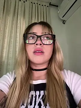 ZoeJhonson-1 online show from 07-28-26, 11:15