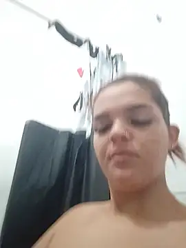 Snapshot of sillerzinha chatting on 07-25-26, 04:26 sillerzinha online show from 07-25-26, 04:26