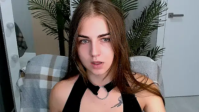 Snapshot of LiluBloom chatting on 07-29-26, 05:16 LiluBloom online show from 07-29-26, 05:16