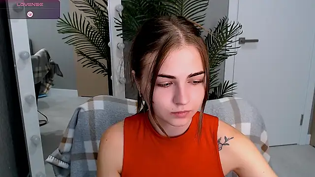 Snapshot of LiluBloom chatting on 07-30-26, 05:06 LiluBloom online show from 07-30-26, 05:06
