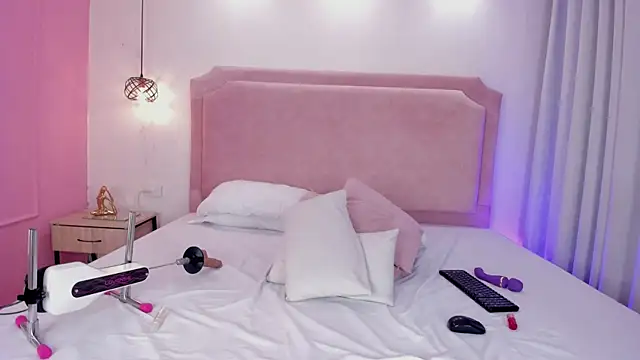 AmandaLourens online show from 07-28-26, 04:39
