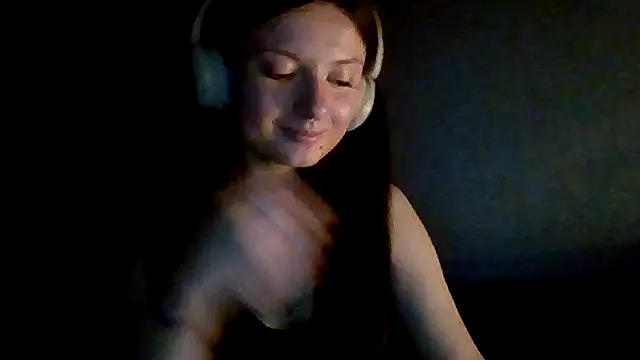 Snapshot of yana101 chatting on 07-28-26, 08:52 yana101 online show from 07-28-26, 08:52