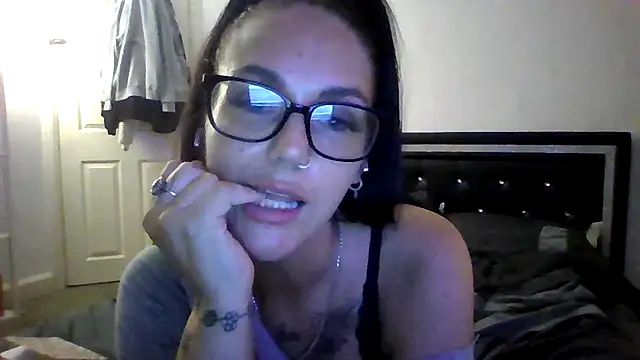 Snapshot of Pretty_Kizzi chatting on 07-27-26, 09:33 Pretty Kizzi online show from 07-27-26, 09:33