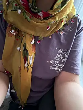 Snapshot of leyla_980 chatting on 07-23-26, 05:38 leyla 980 online show from 07-23-26, 05:38