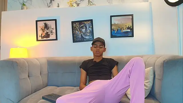 Snapshot of LOVELY_LEGANDS chatting on 07-29-26, 01:31 LOVELY LEGANDS online show from 07-29-26, 01:31