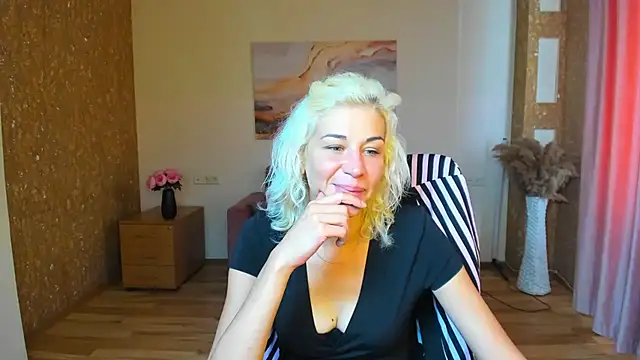 Emilia Wils online show from 07-25-26, 05:38