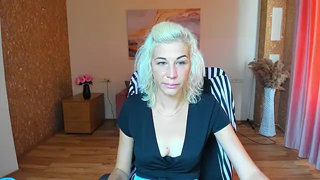 Emilia Wils online show from 07-26-26, 05:15