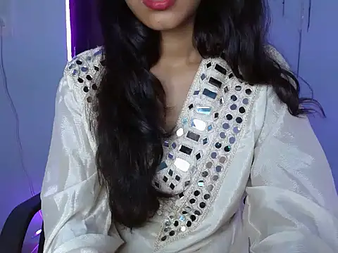 Snapshot of aayra_ chatting on 07-23-26, 06:44 aayra online show from 07-23-26, 06:44
