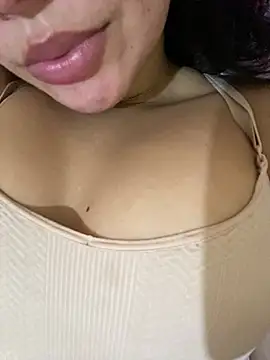 Snapshot of mels011 chatting on 07-27-26, 04:25 mels011 online show from 07-27-26, 04:25