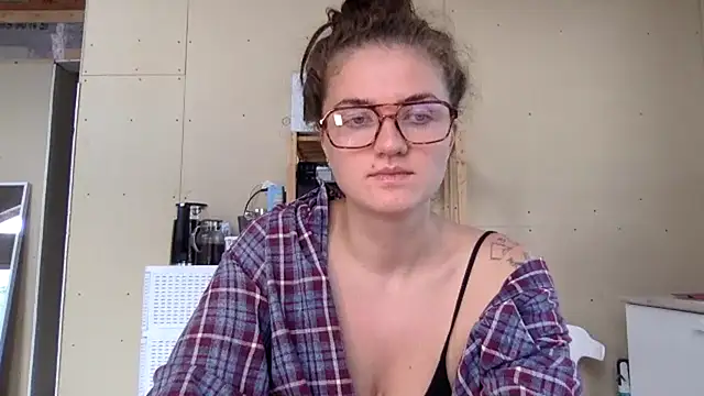 Snapshot of Santaris chatting on 07-25-26, 10:13 Santaris online show from 07-25-26, 10:13