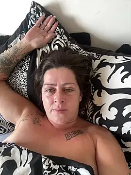 tattooed milf online show from 07-26-26, 08:43