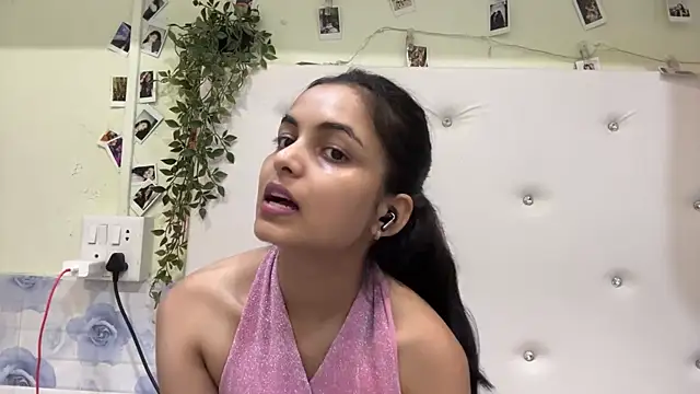 Snapshot of DainaFucci chatting on 07-25-26, 06:16 DainaFucci online show from 07-25-26, 06:16