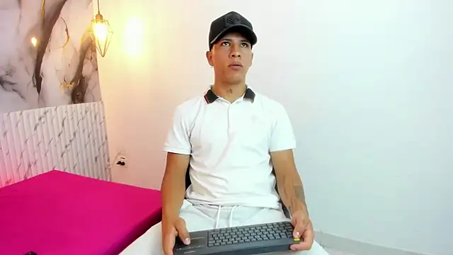 Alex Morris online show from 07-30-26, 07:46
