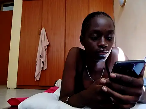 Snapshot of Baby_wendie chatting on 07-27-26, 06:42 Baby wendie online show from 07-27-26, 06:42