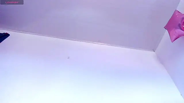 nahomyrusell1  online show from 07-29-26, 05:33