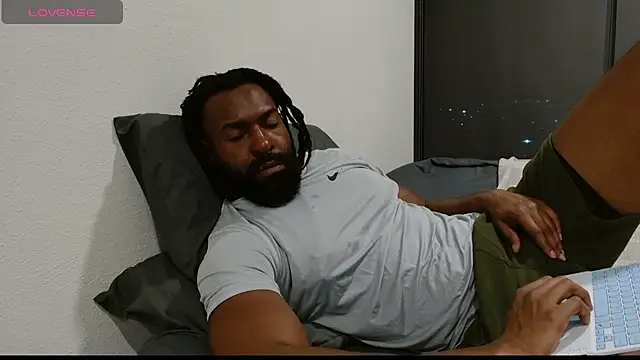 Snapshot of blackmuscless chatting on 07-25-26, 03:15 blackmuscless online show from 07-25-26, 03:15
