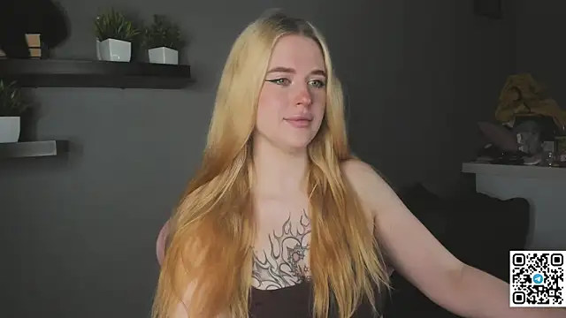 Snapshot of Betany_foxs chatting on 07-29-26, 01:59 Betany foxs online show from 07-29-26, 01:59